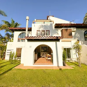 ap-casa-com-jardim-em-condominio-na-beira-da-praia.santa-catarina-brasil.com/